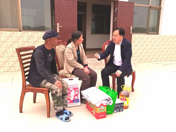 爱心结对 情暖人心